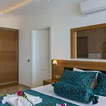 Uezuemlue 3 Bedroom Secluded With Private Pool Hot Tub Kalkan