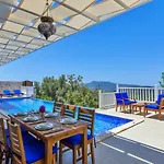 Villa Uezuemlue 3 Bedroom Secluded With Private Pool Hot Tub Kalkan