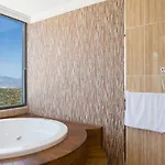 Uezuemlue 3 Bedroom Secluded With Private Pool Hot Tub