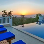 Uezuemlue 3 Bedroom Secluded With Private Pool Hot Tub Kalkan