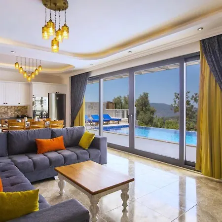 Uezuemlue 3 Bedroom Secluded With Private Pool Hot Tub