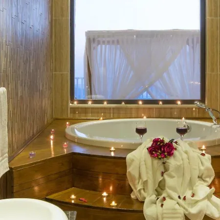 Uezuemlue 3 Bedroom Secluded With Private Pool Hot Tub *