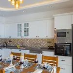 Villa Uezuemlue 3 Bedroom Secluded With Private Pool Hot Tub