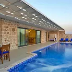 Uezuemlue 3 Bedroom Secluded With Private Pool Hot Tub Kalkan