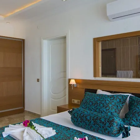 Uezuemlue 3 Bedroom Secluded With Private Pool Hot Tub Kalkan